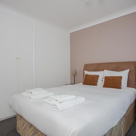 1 Bedroom Apartment On The Riverbank Near St Paul'S London Bagian luar foto