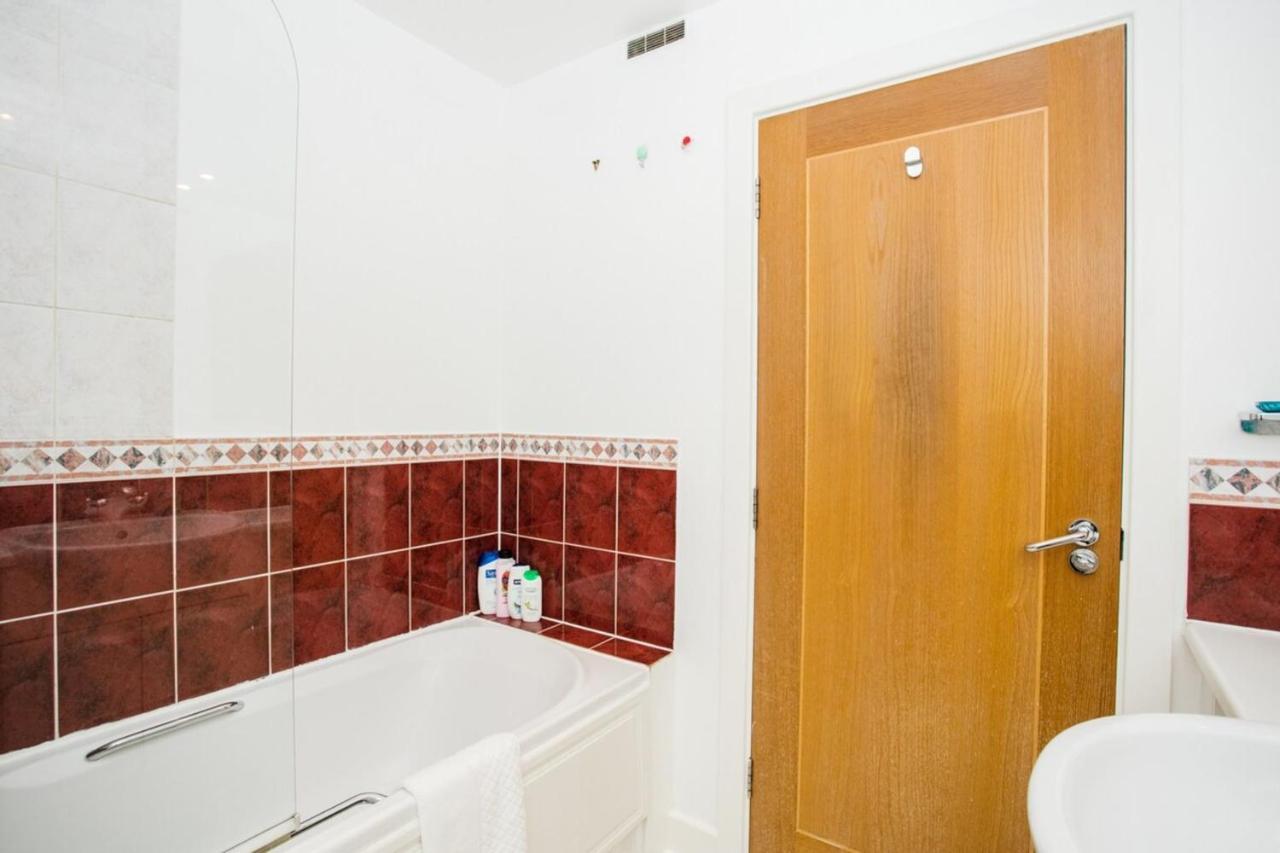 1 Bedroom Apartment On The Riverbank Near St Paul'S London Bagian luar foto