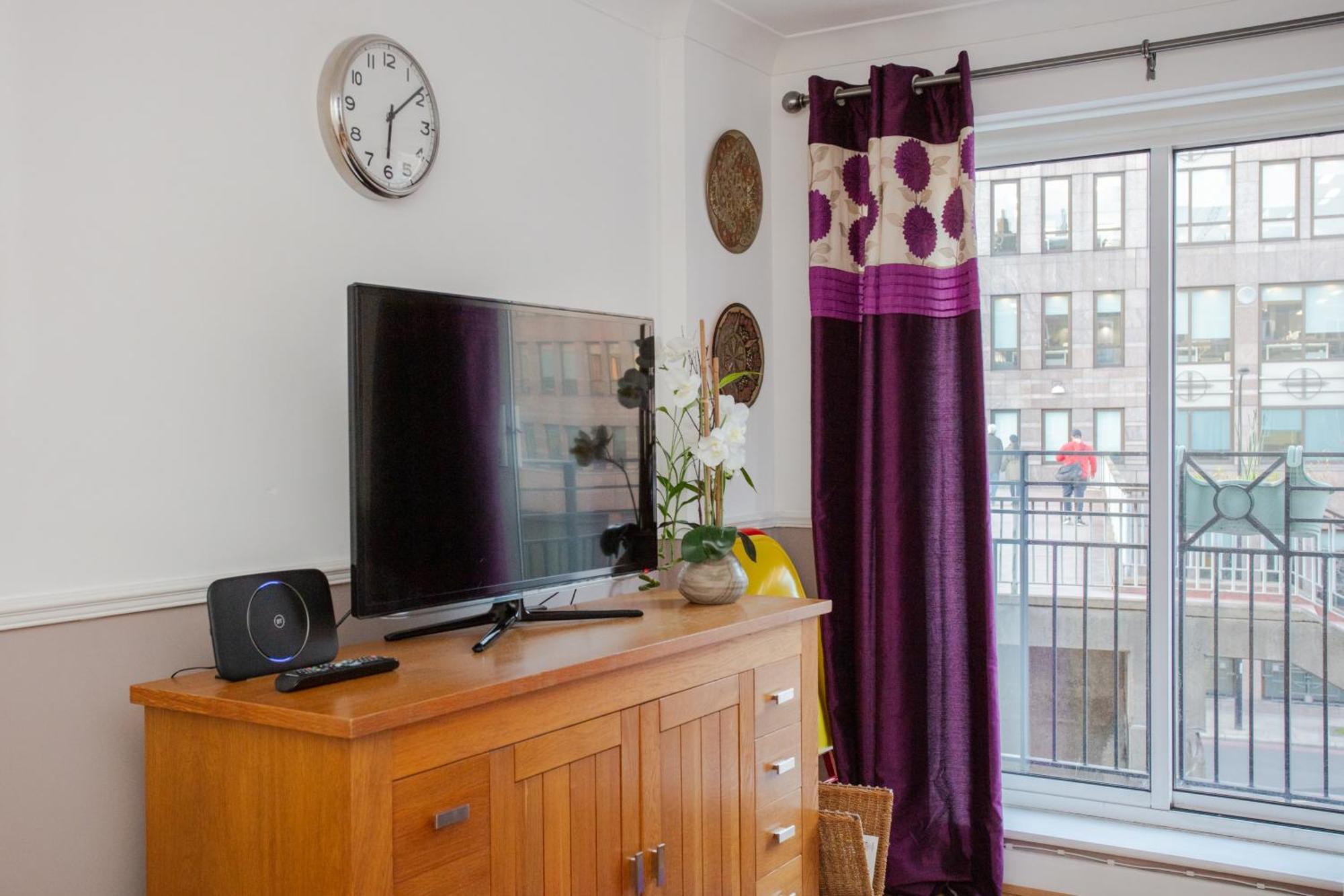 1 Bedroom Apartment On The Riverbank Near St Paul'S London Bagian luar foto